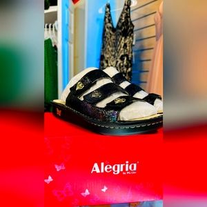 *SOLD**  NOT AVAILABLE ALEGRIA WOMAN'S LEATHER SANDELS 9